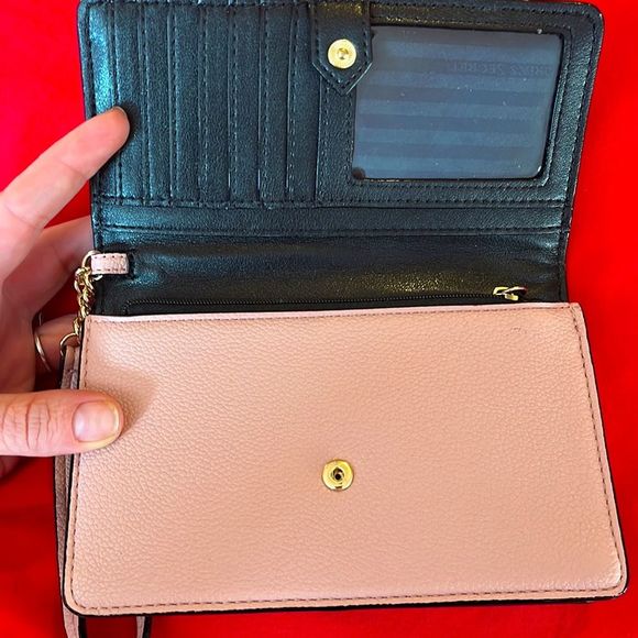 NWT! VS Tech Wristlet - Picture 2 of 5